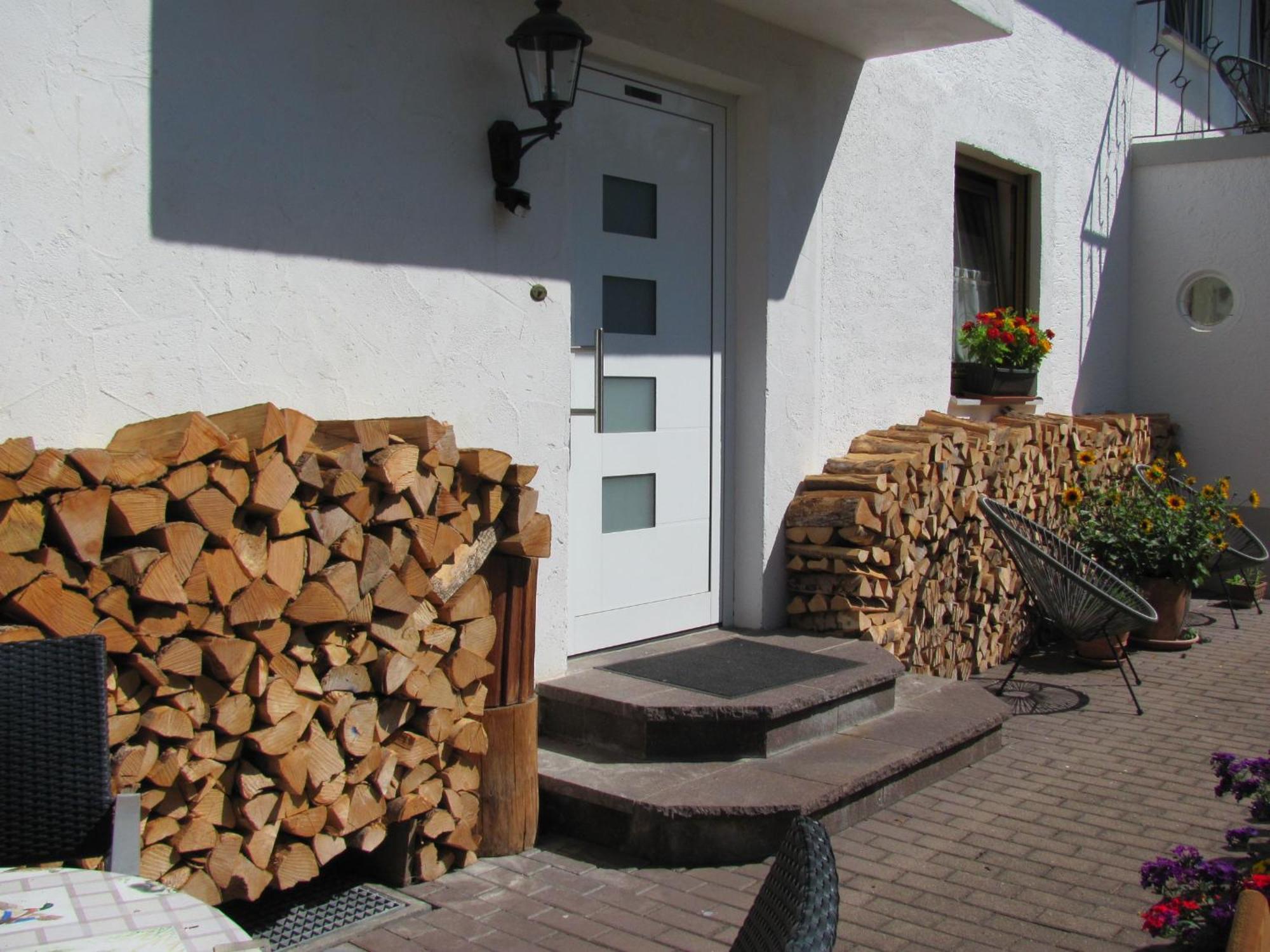 #1Gemuetliches Ruhiges Sonniges Balkonzimmer Mit Gemeinschaftsbad W-Lan Airport Nah Late Night Check In Haus Nr 9,5 Trunkelsberg Экстерьер фото